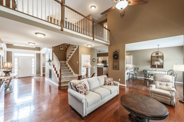 104 Newport Cir, Hendersonville, TN 37075