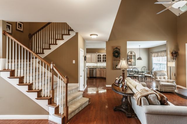 104 Newport Cir, Hendersonville, TN 37075