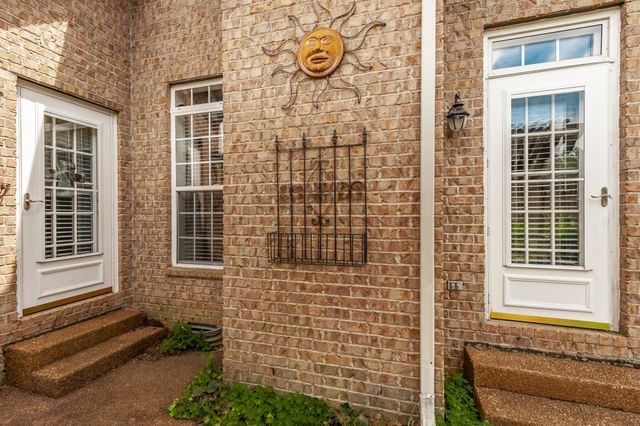 104 Newport Cir, Hendersonville, TN 37075