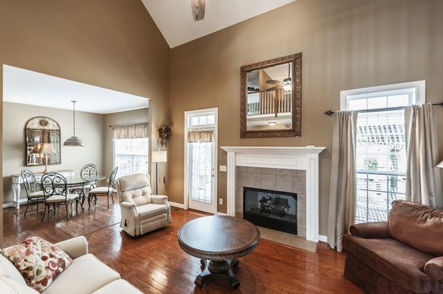 104 Newport Cir, Hendersonville, TN 37075
