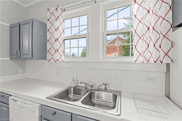 218 Queen Anne Road, Salisbury, NC 28144