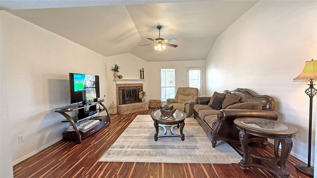 2529 Ensenada Lane, Fort Worth, TX 76108