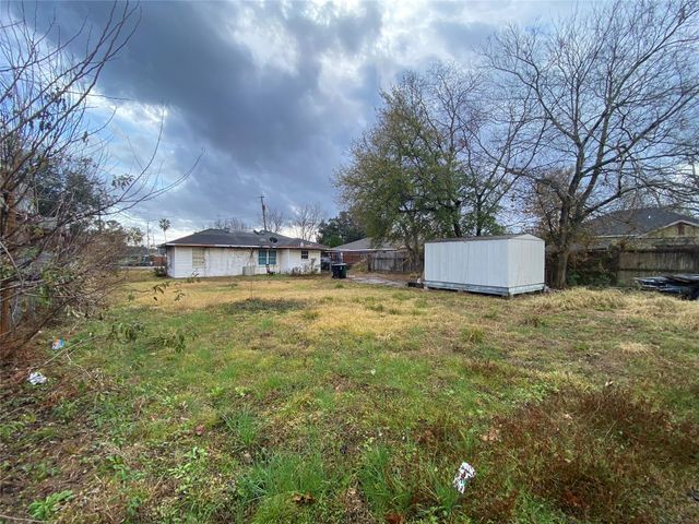 521 E Witcher Lane, Houston, TX 77076