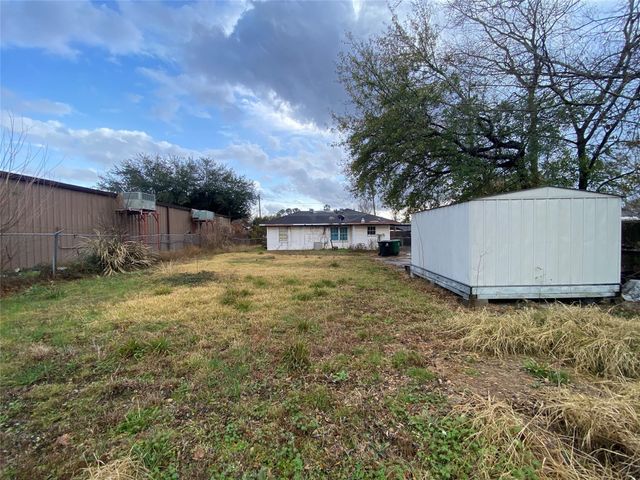 521 E Witcher Lane, Houston, TX 77076