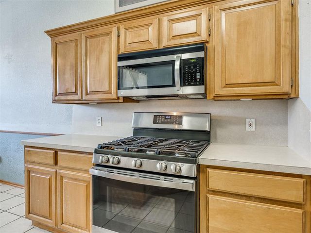 9900 SW 14th Street, Yukon, OK 73099