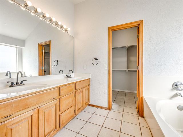 9900 SW 14th Street, Yukon, OK 73099