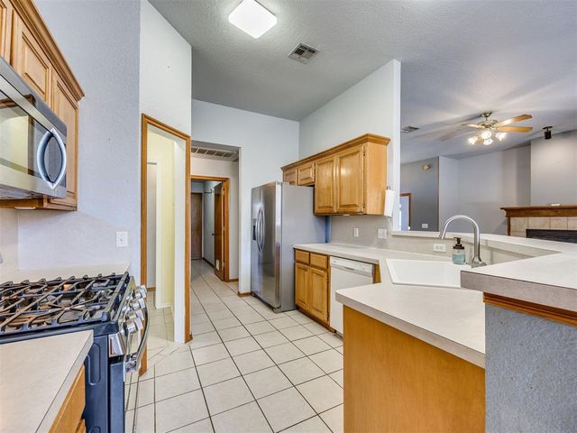 9900 SW 14th Street, Yukon, OK 73099