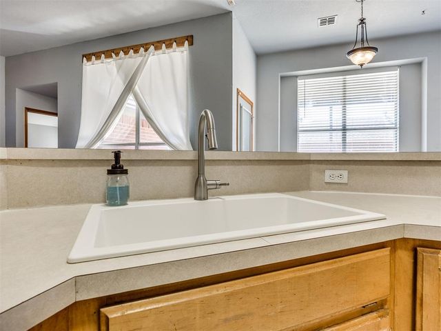 9900 SW 14th Street, Yukon, OK 73099