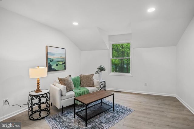 1 DICKSON DR, Medford, NJ 08055