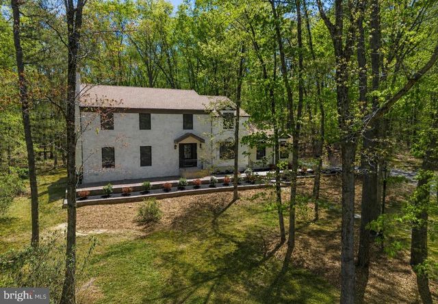 1 DICKSON DR, Medford, NJ 08055