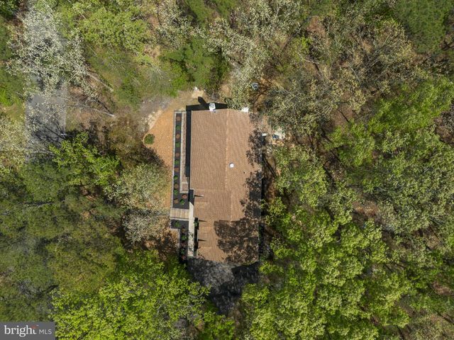 1 DICKSON DR, Medford, NJ 08055