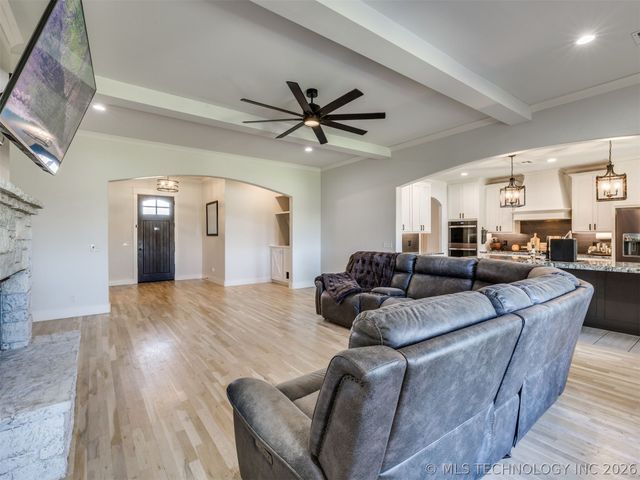 14938 E 82nd Street North, Owasso, OK 74055