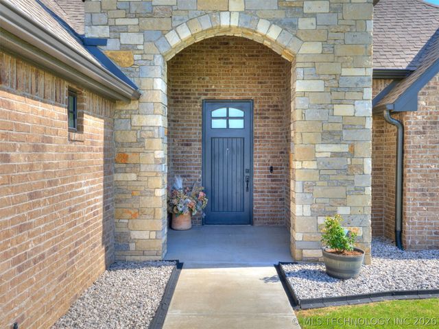 14938 E 82nd Street North, Owasso, OK 74055