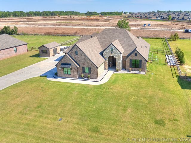 14938 E 82nd Street North, Owasso, OK 74055