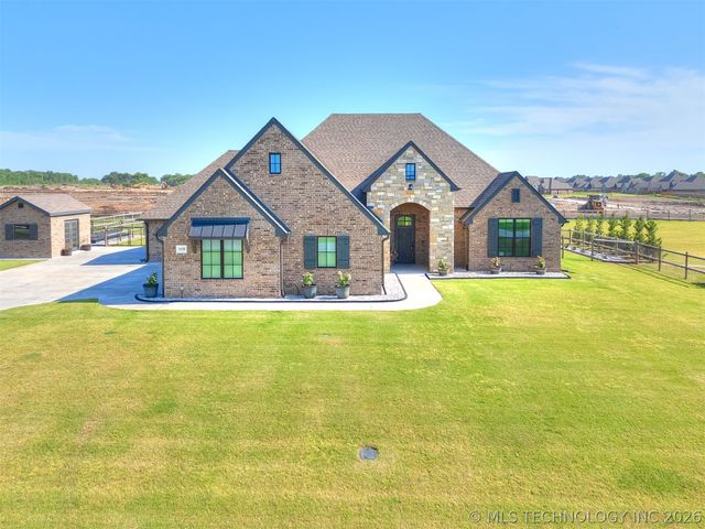 14938 E 82nd Street North, Owasso, OK 74055
