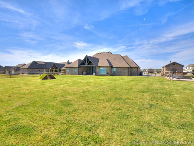 14938 E 82nd Street North, Owasso, OK 74055