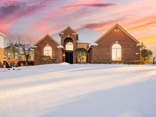 7364 Essex Drive, West Bloomfield Charter Township, MI 48322