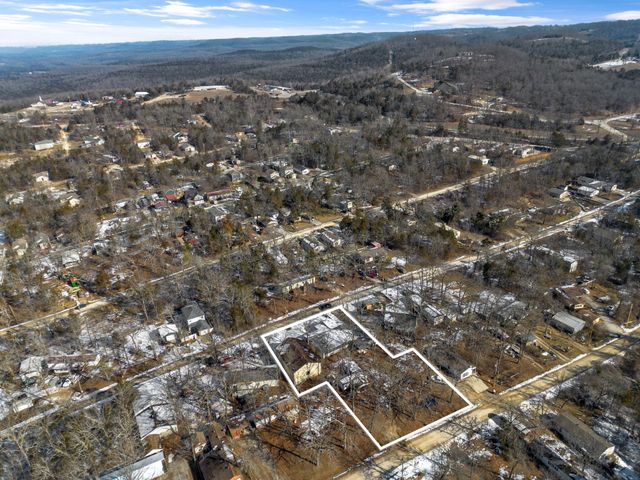 4026 Red Oak Road, Merriam Woods, MO 65740