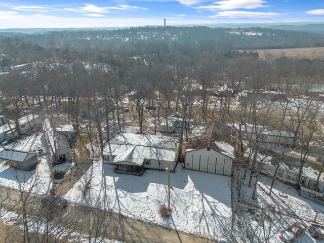 4026 Red Oak Road, Merriam Woods, MO 65740