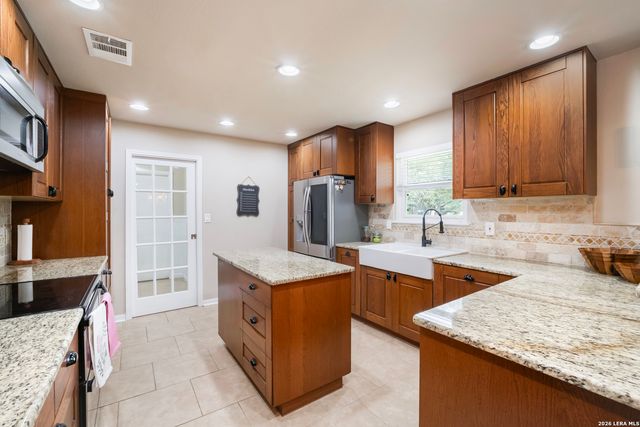 1252 Abbotsbury, Universal City, TX 78148