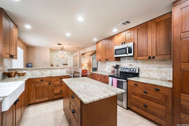 1252 Abbotsbury, Universal City, TX 78148