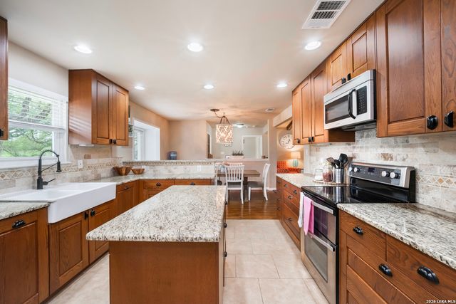 1252 Abbotsbury, Universal City, TX 78148