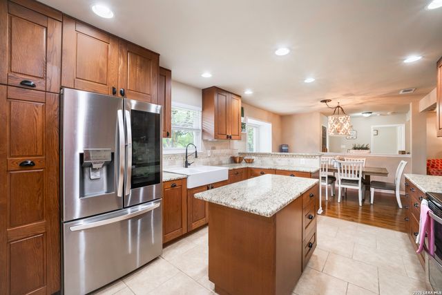 1252 Abbotsbury, Universal City, TX 78148