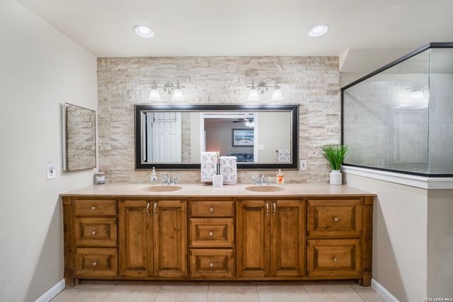 1252 Abbotsbury, Universal City, TX 78148