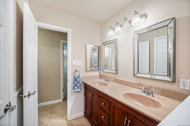 1252 Abbotsbury, Universal City, TX 78148