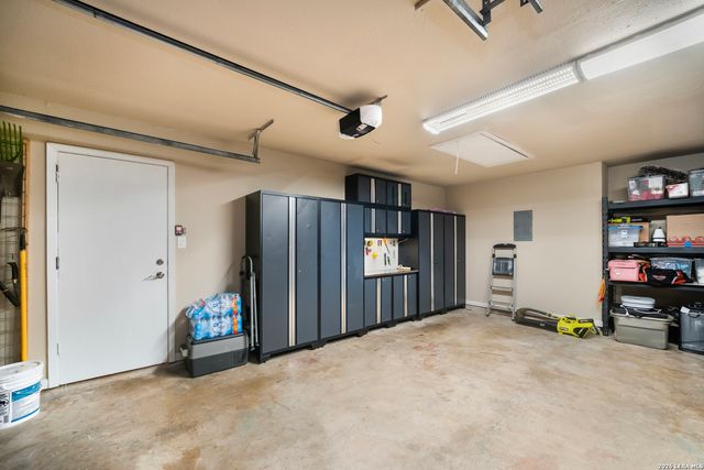 1252 Abbotsbury, Universal City, TX 78148