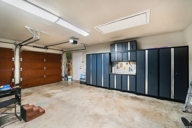 1252 Abbotsbury, Universal City, TX 78148