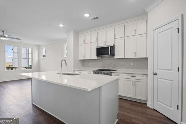 212 Village Overlook J4, Canton, GA 30114