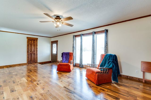 123 W 4th St, Douglass, KS 67039