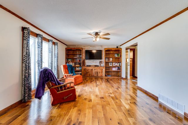 123 W 4th St, Douglass, KS 67039