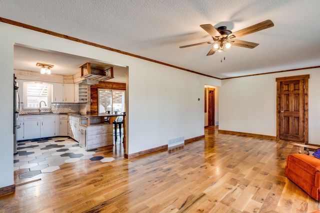 123 W 4th St, Douglass, KS 67039