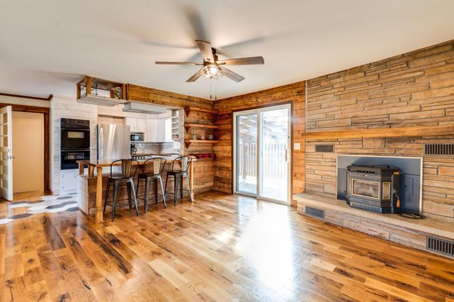 123 W 4th St, Douglass, KS 67039