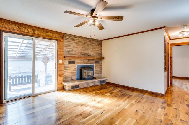 123 W 4th St, Douglass, KS 67039