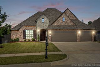 8732 E Joliet Street, Broken Arrow, OK 74014