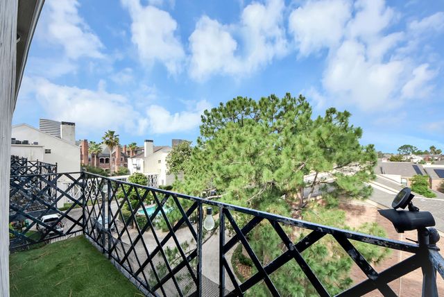 2333 Bering Drive 337, Houston, TX 77057