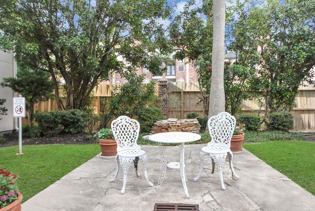 2333 Bering Drive 337, Houston, TX 77057
