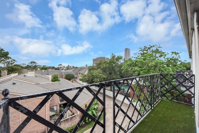 2333 Bering Drive 337, Houston, TX 77057
