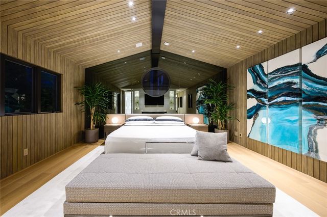 8808 Thrasher Avenue, Los Angeles, CA 90069