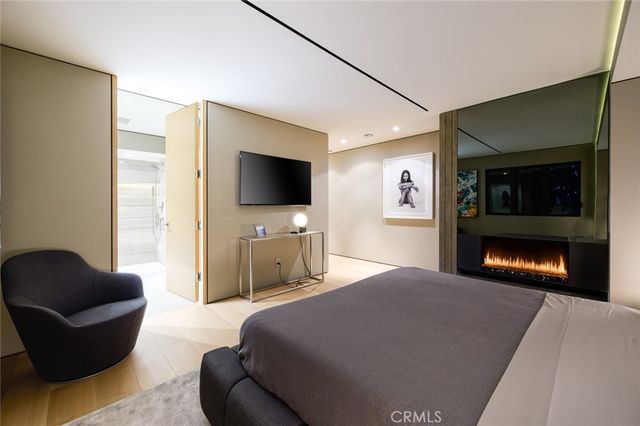 8808 Thrasher Avenue, Los Angeles, CA 90069