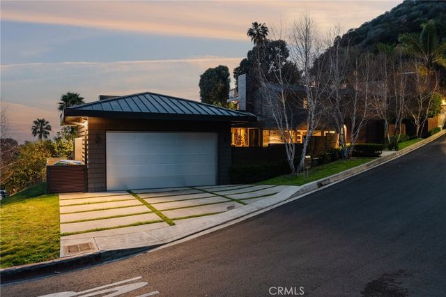 8808 Thrasher Avenue, Los Angeles, CA 90069