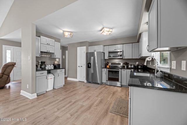 6102 Felucca Court, New Bern, NC 28560