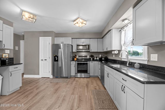 6102 Felucca Court, New Bern, NC 28560