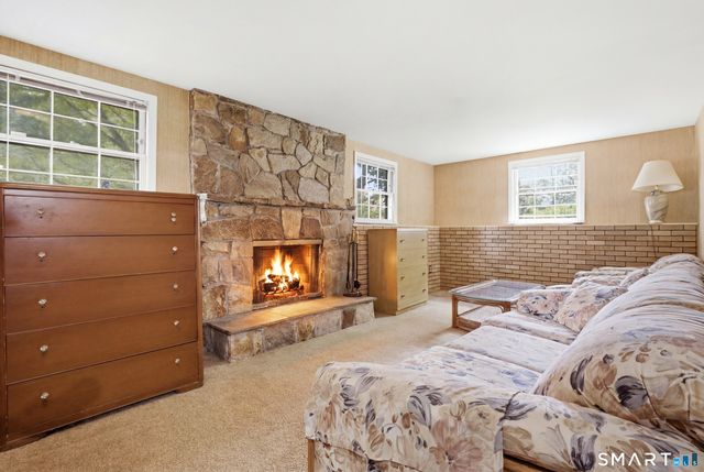 16 Floral Lane, Trumbull, CT 06611