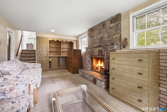 16 Floral Lane, Trumbull, CT 06611