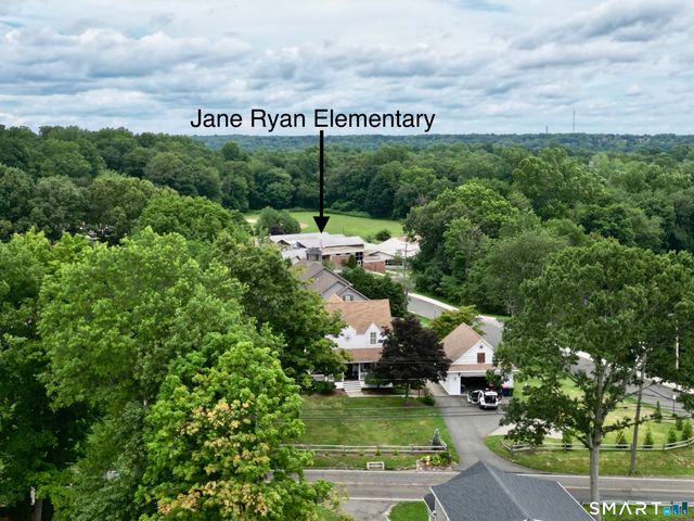 16 Floral Lane, Trumbull, CT 06611