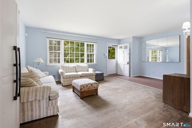 16 Floral Lane, Trumbull, CT 06611